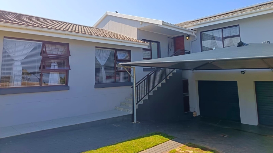 5 Bedroom Property for Sale in Dana Bay Western Cape